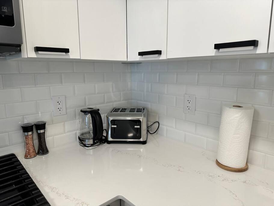 Apartment T201 Brand New Downtown 3bd & 2bt, Bbq, Free Parking