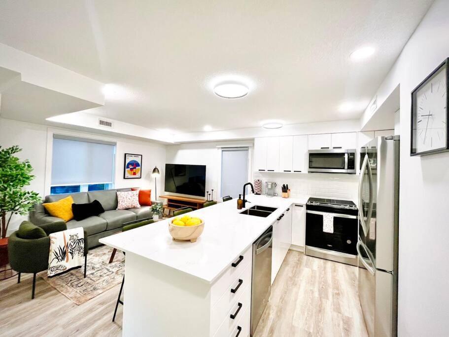 T201 Brand New Downtown 3bd & 2bt, Bbq, Free Parking Apartment Canmore