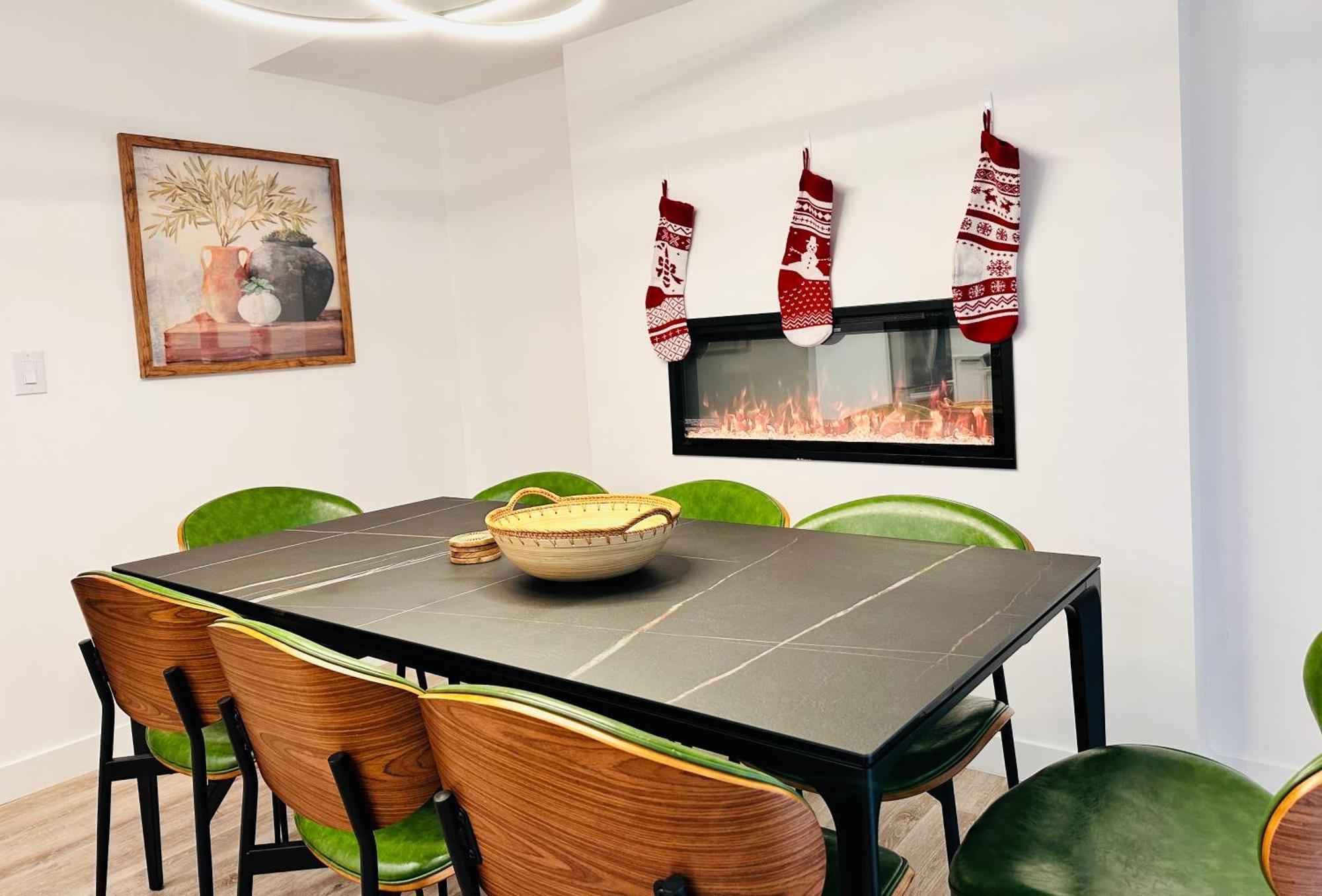 T201 Brand New Downtown 3bd & 2bt, Bbq, Free Parking *